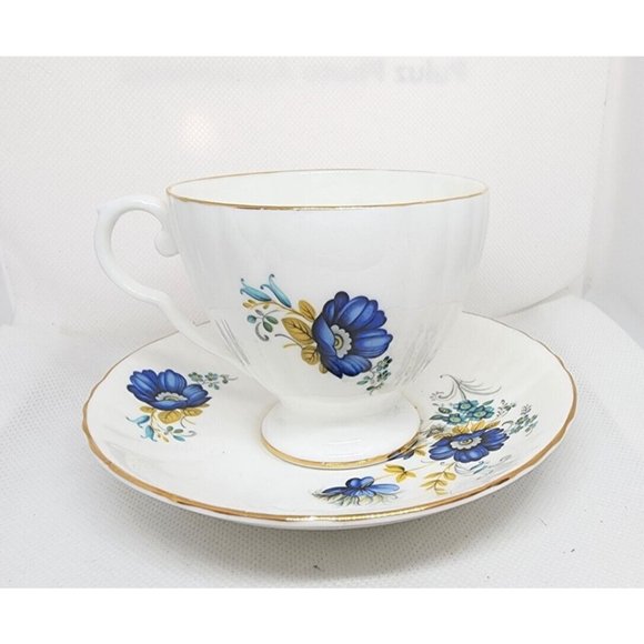 Rare Vintage Royal Grafton Fine Bone China England Collectible TeaCup And Saucer - Picture 1 of 9